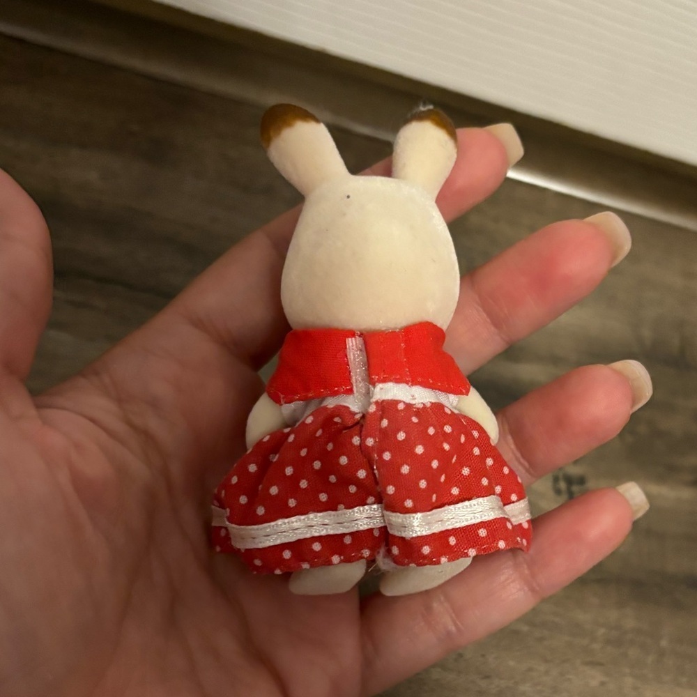 Sylvanian Families Calico Critters Hopscotch Chocolate Family - Picture 7 of 8